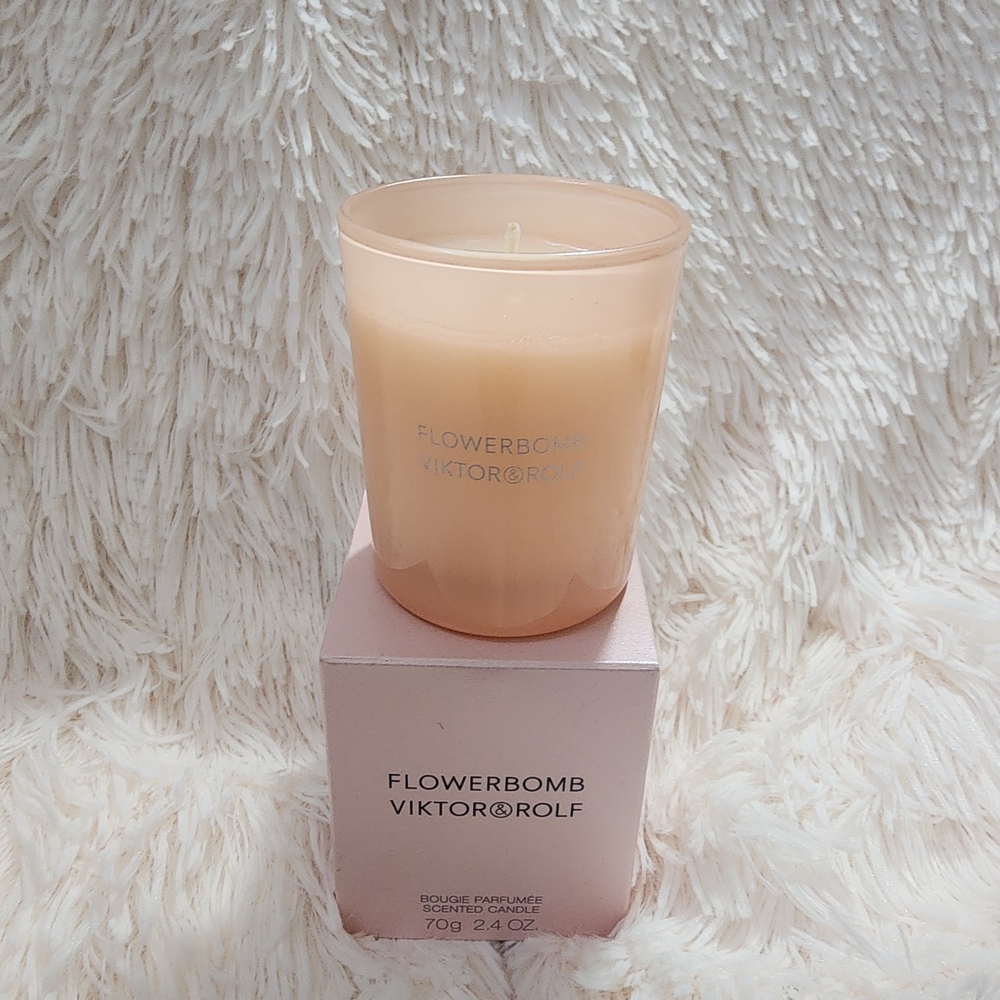 Flowerbomb by Viktor & Rolf Scented Candle (70 g./2.4 Oz) New In Box